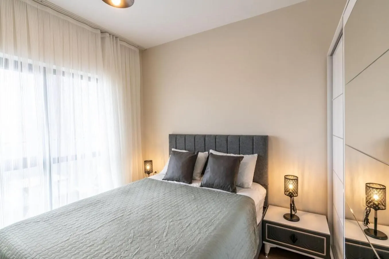 Apartment Peaceful And Private Escape 1-Bedroom Apt Istanbul Turkey